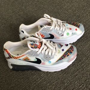 Nike Air Max white and colorful design size 6.5
